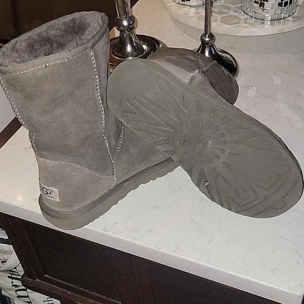 UGG Gray Shearling Boots size usa 7 - Picture 4 of 13
